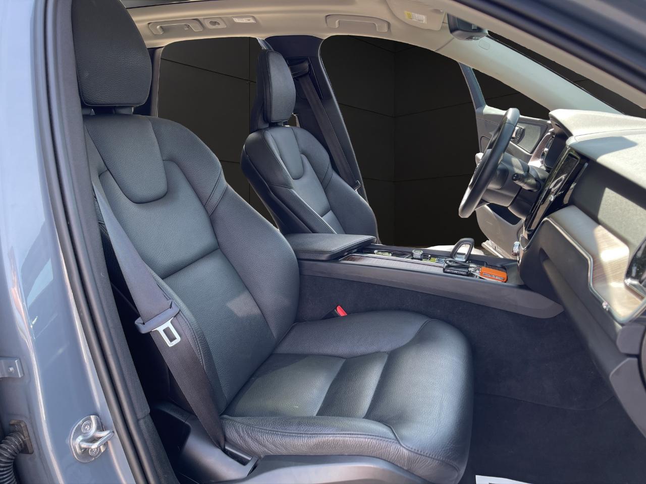 Volvo XC60 B5 AWD Momentum 2022