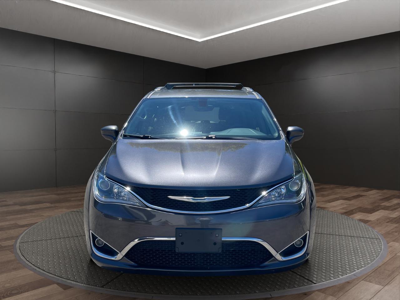 Chrysler Pacifica Touring L FWD 2018
