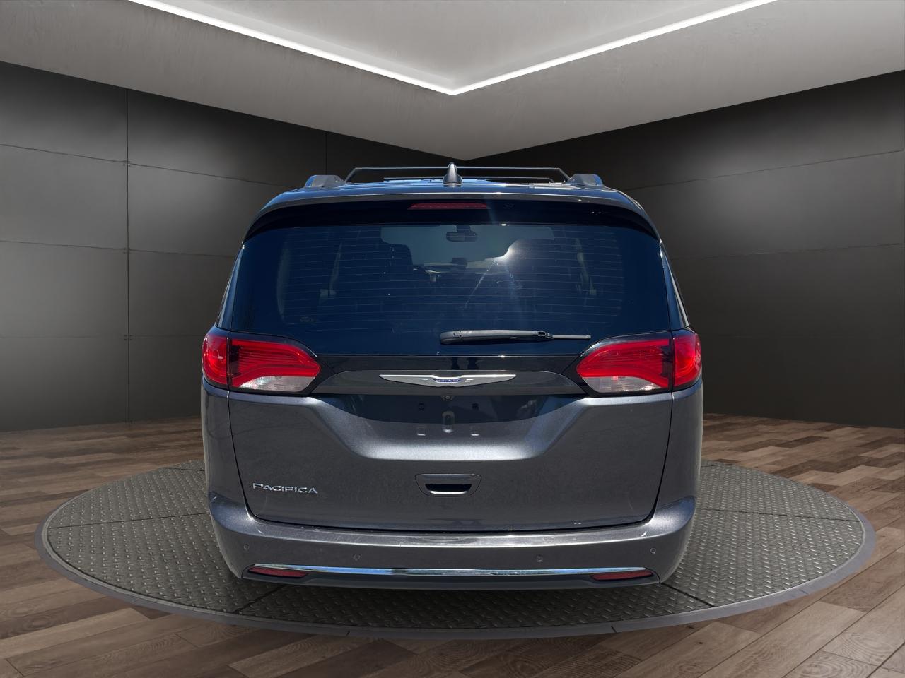Chrysler Pacifica Touring L FWD 2018