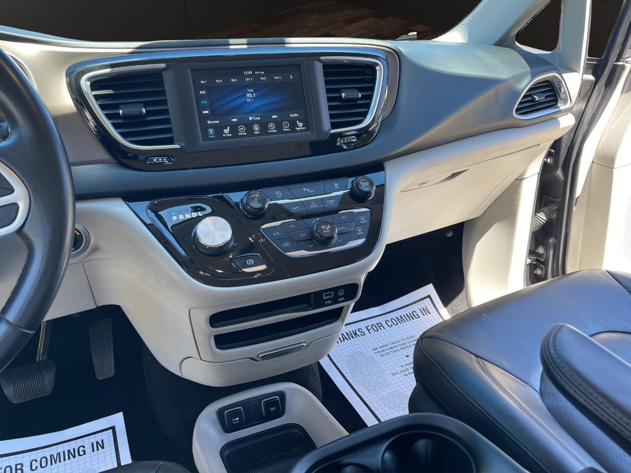Chrysler Pacifica Touring L FWD 2018