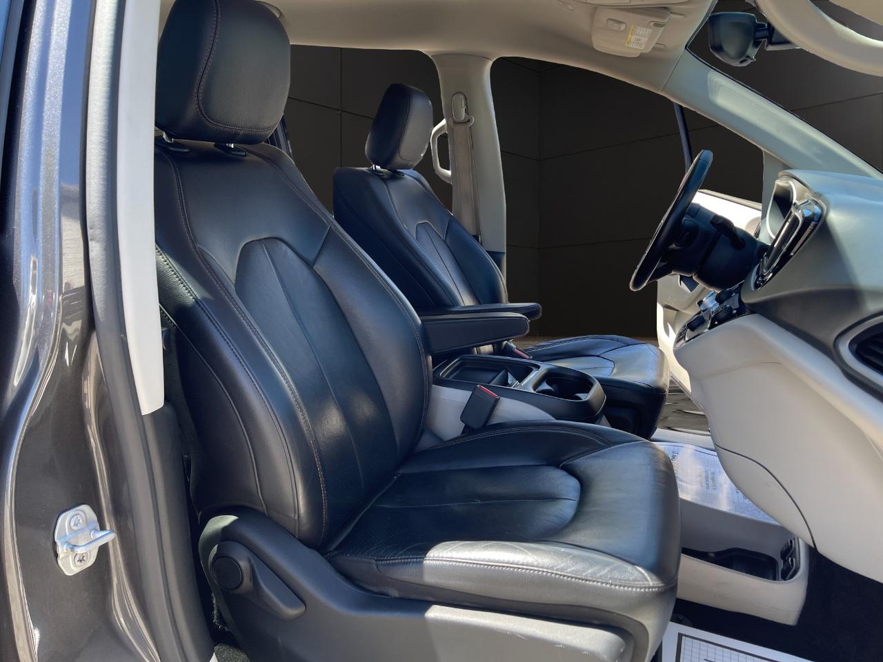 Chrysler Pacifica Touring L FWD 2018