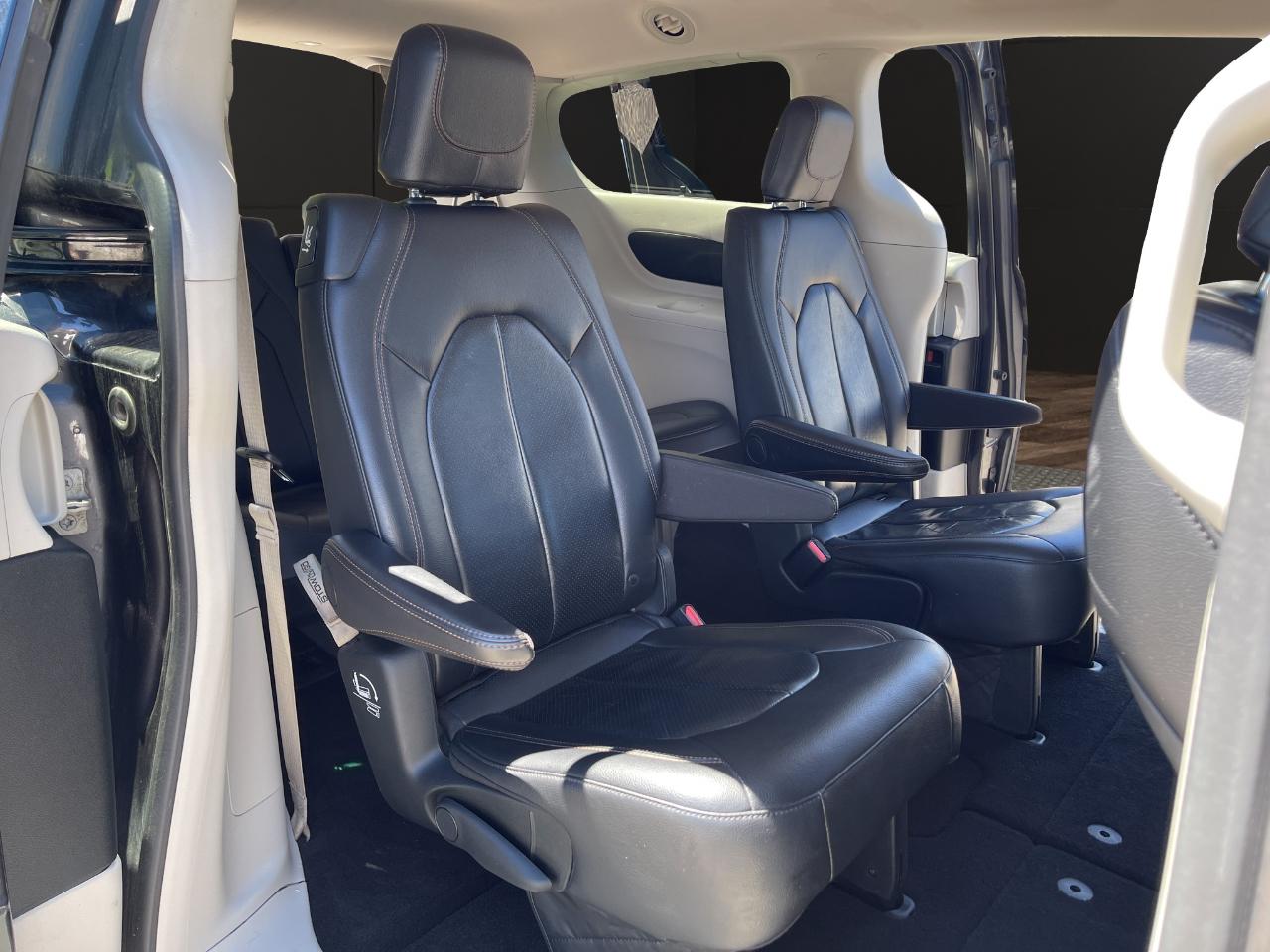 Chrysler Pacifica Touring L FWD 2018