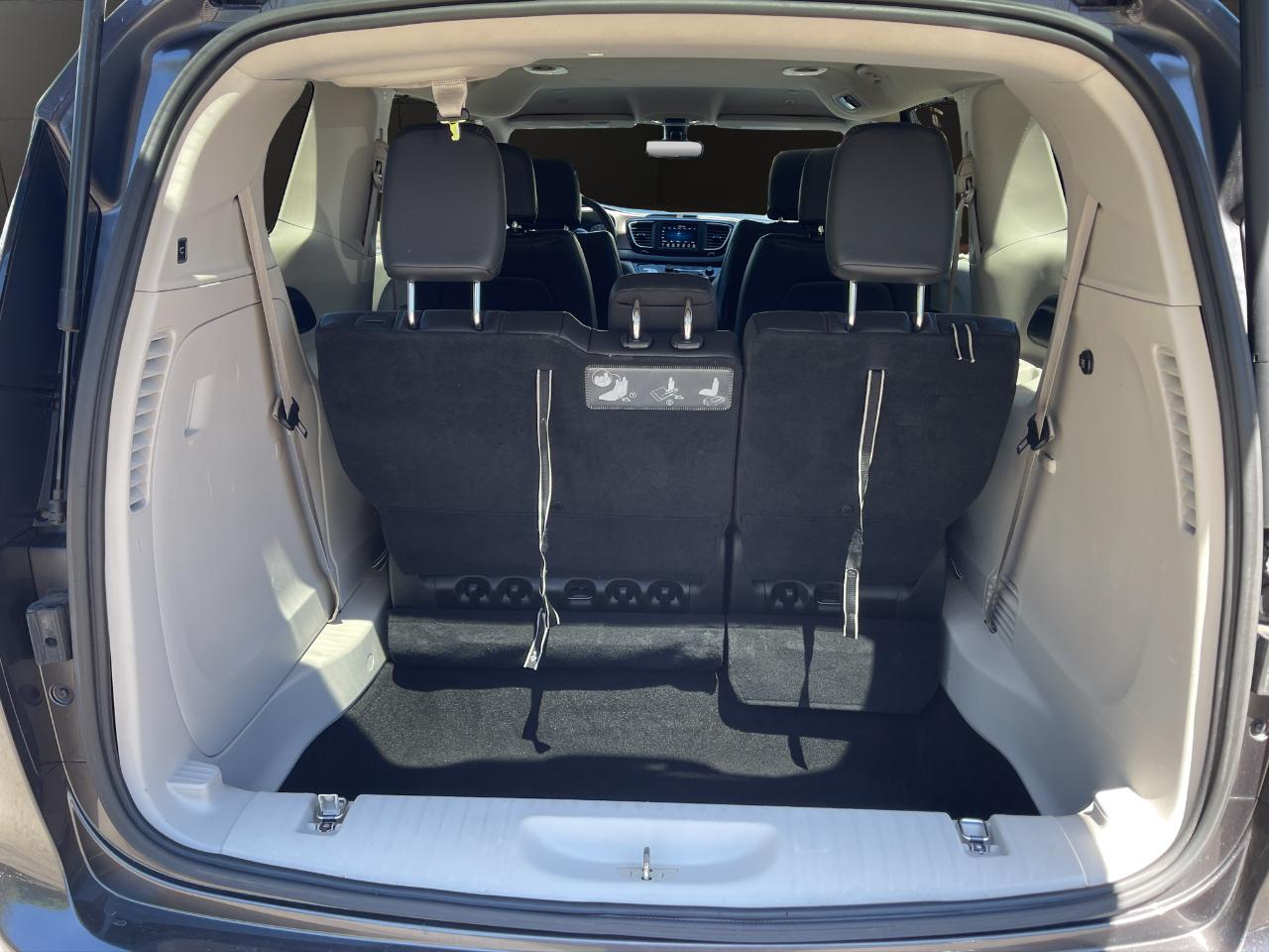 Chrysler Pacifica Touring L FWD 2018