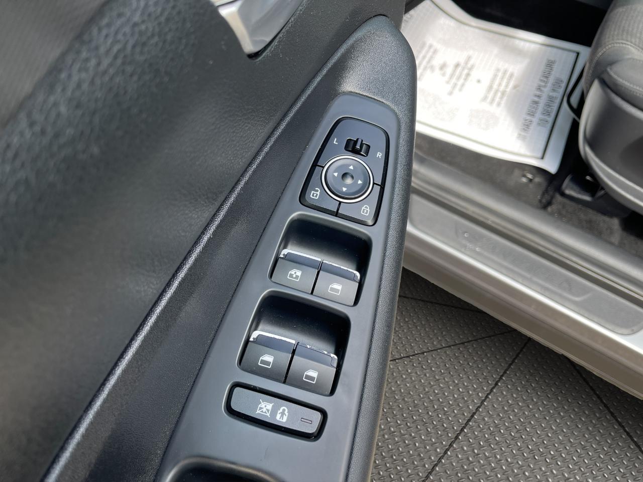 Hyundai Santa Fe SE 2.4L Auto AWD 2019
