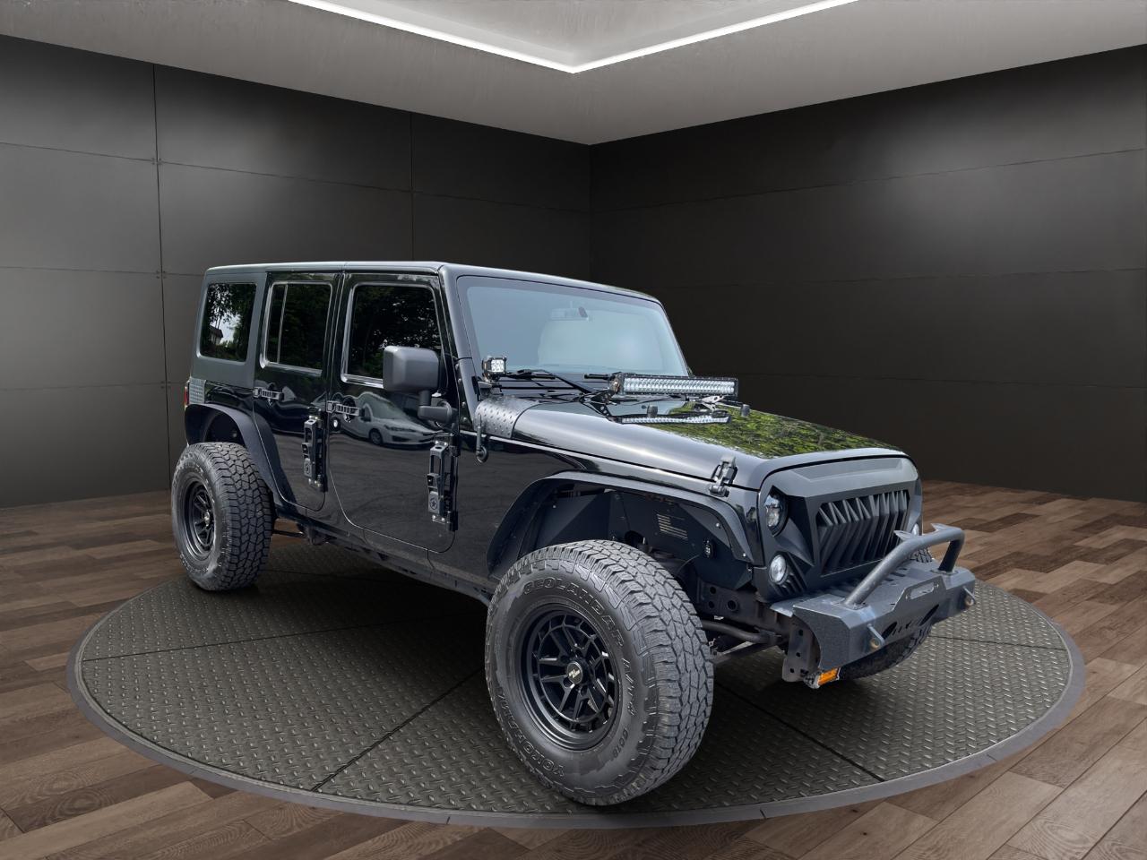 Jeep Wrangler Unlimited 4WD 4dr Sahara 2017