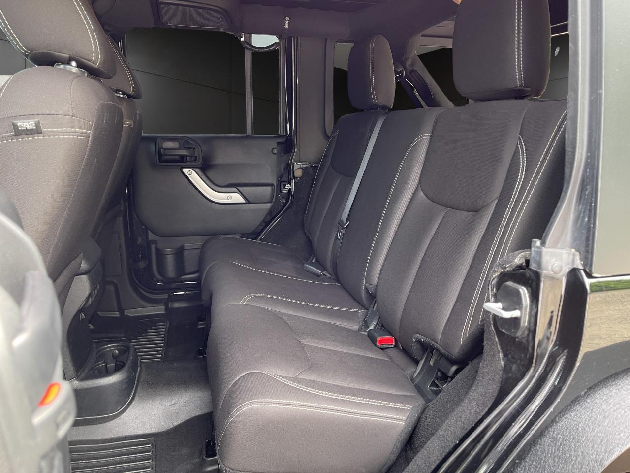 Jeep Wrangler Unlimited 4WD 4dr Sahara 2017