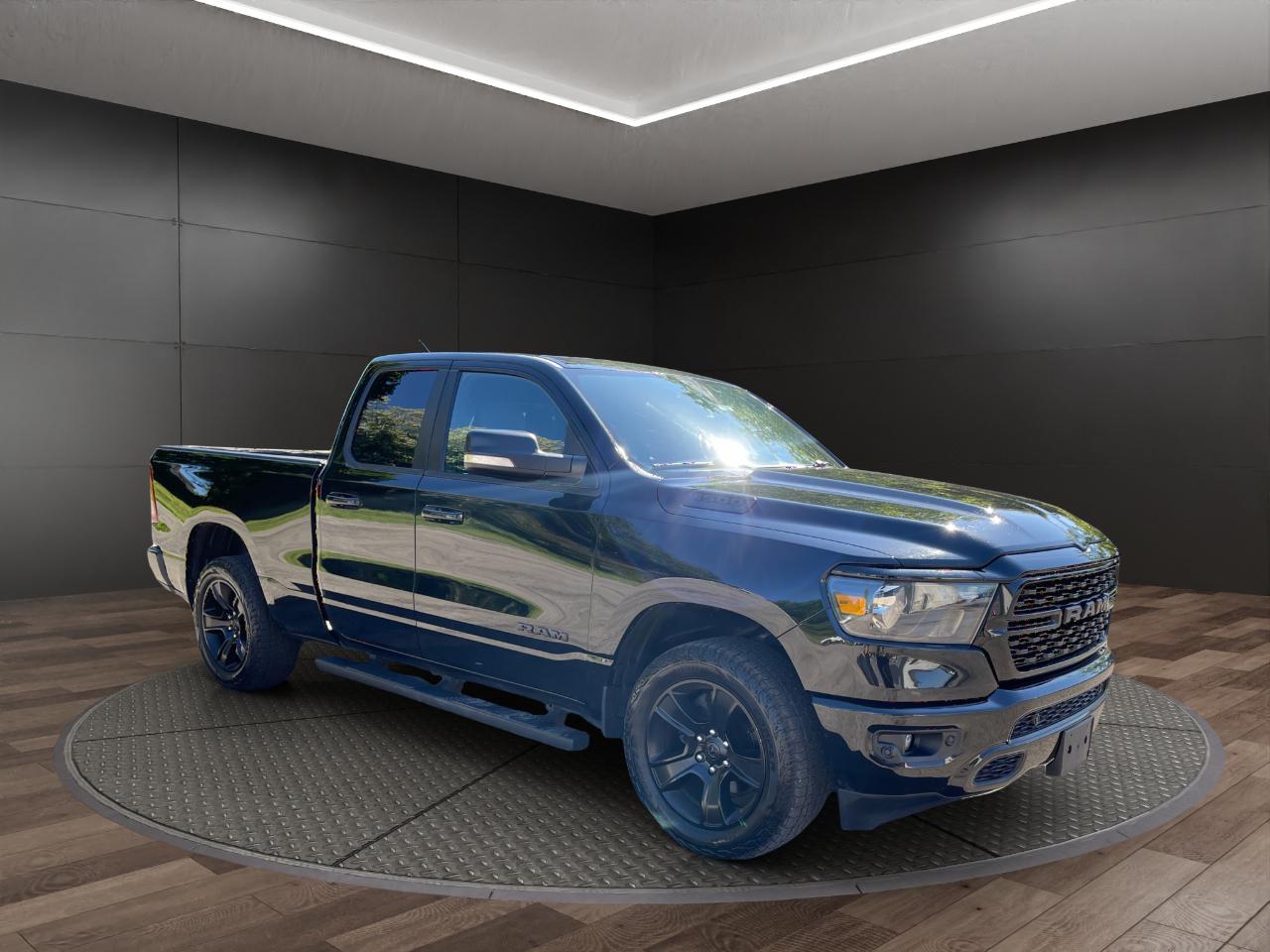 RAM 1500 Big Horn 4x4 Quad Cab 6'4" Box 2022