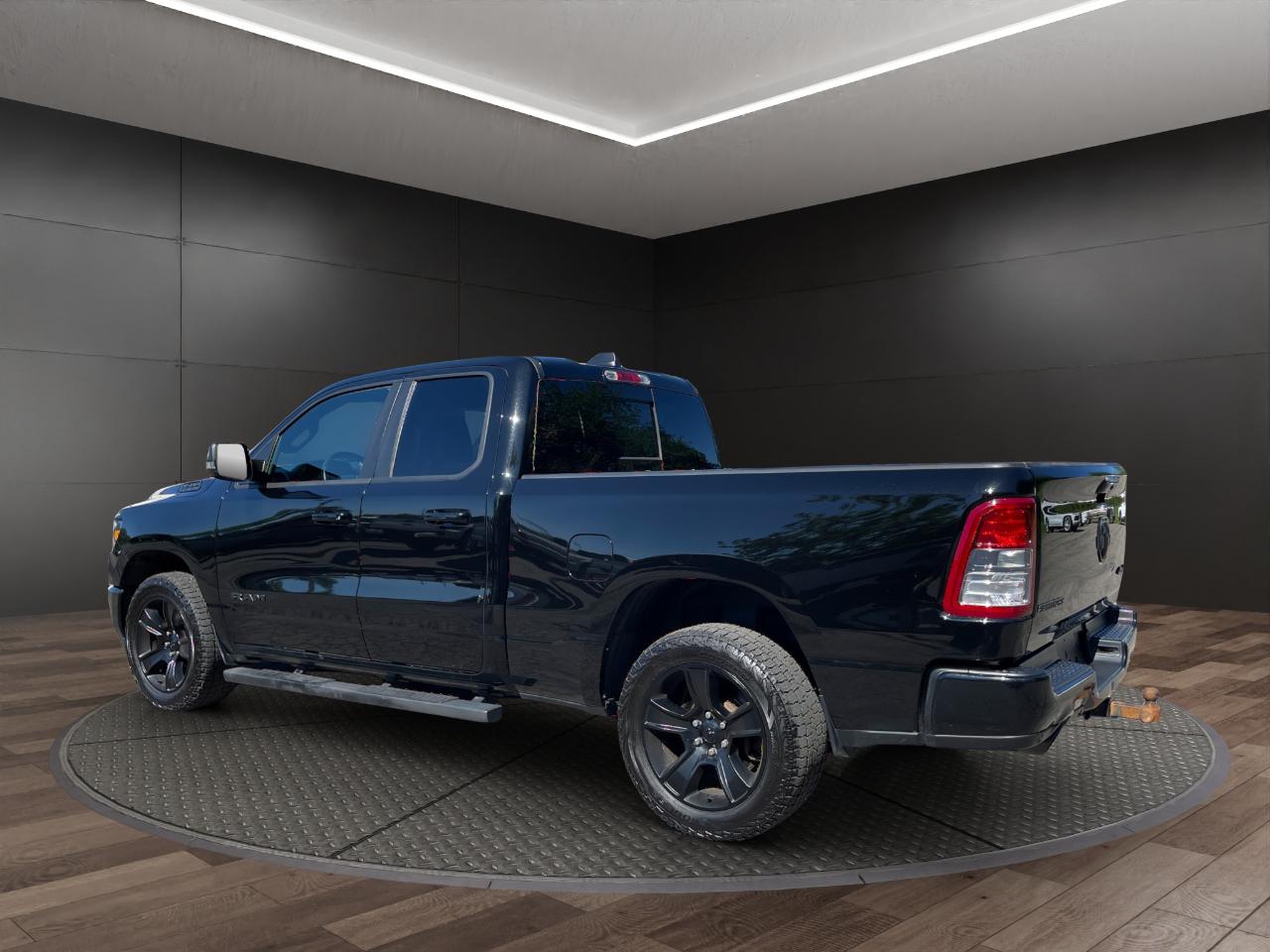 RAM 1500 Big Horn 4x4 Quad Cab 6'4" Box 2022