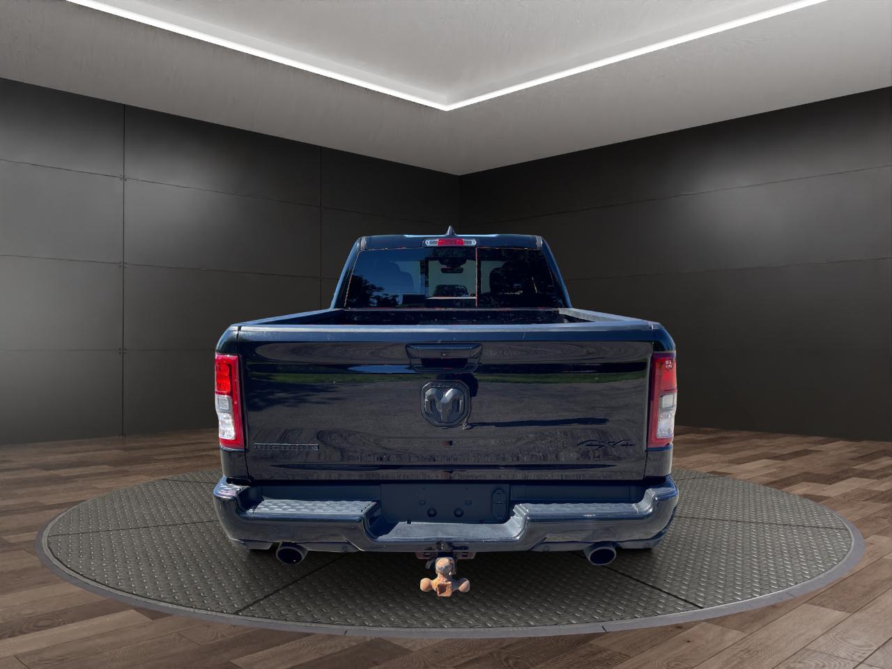 RAM 1500 Big Horn 4x4 Quad Cab 6'4" Box 2022
