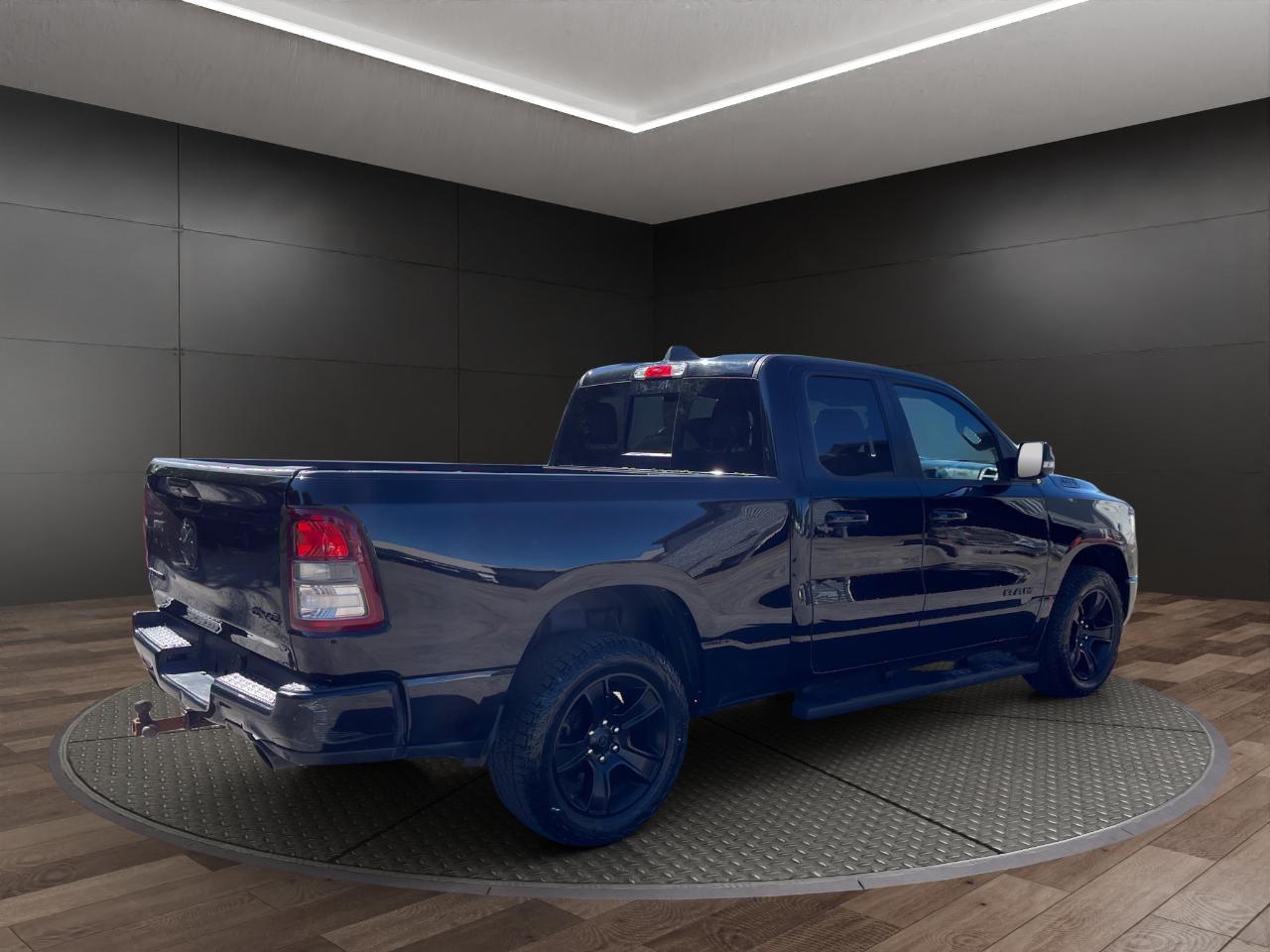 RAM 1500 Big Horn 4x4 Quad Cab 6'4" Box 2022