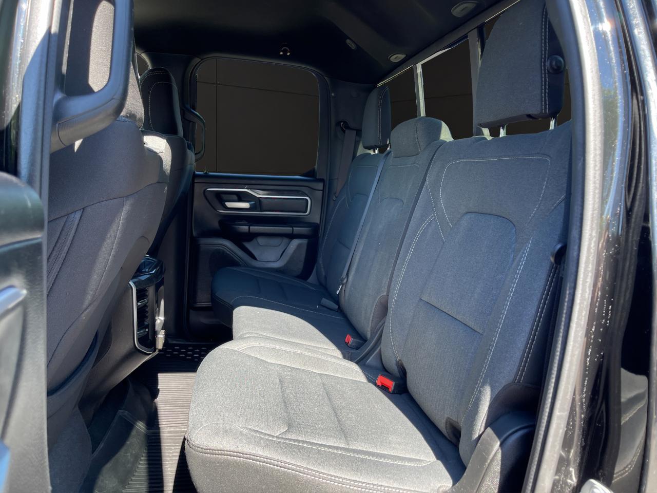 RAM 1500 Big Horn 4x4 Quad Cab 6'4" Box 2022