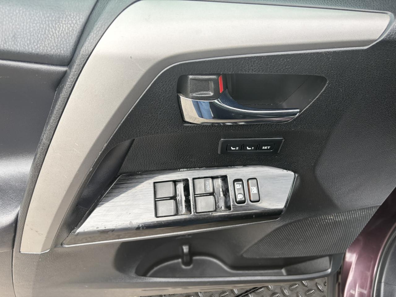 Toyota RAV4 AWD 4dr Limited (Natl) 2016