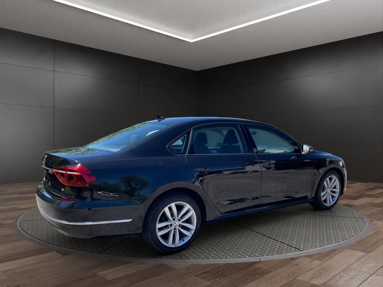 Volkswagen Passat 2.0T Wolfsburg Edition Auto 2019