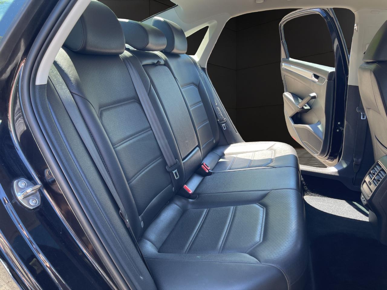 Volkswagen Passat 2.0T Wolfsburg Edition Auto 2019