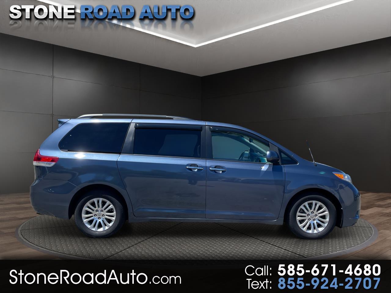 Toyota Sienna 5dr 7-Pass Van V6 XLE AAS FWD (Natl) 2014