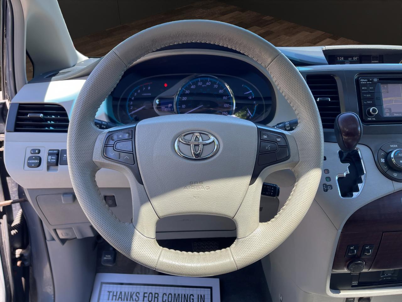 Toyota Sienna 5dr 7-Pass Van V6 XLE AAS FWD (Natl) 2014