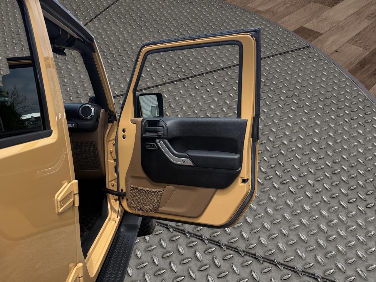 Jeep Wrangler Unlimited 4WD 4dr Rubicon 2014