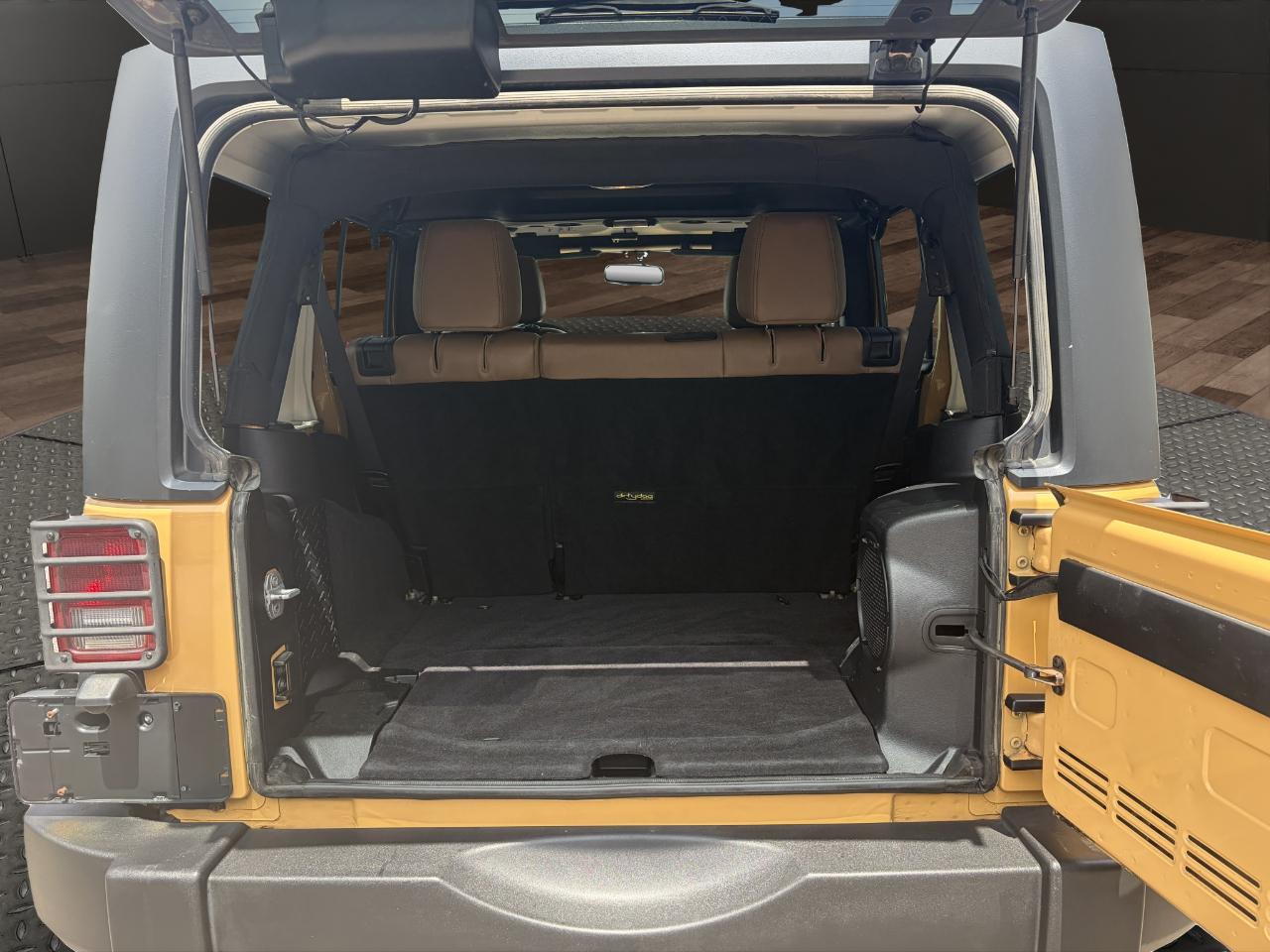Jeep Wrangler Unlimited 4WD 4dr Rubicon 2014