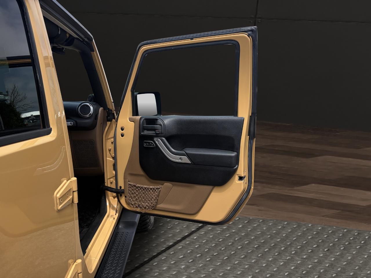 Jeep Wrangler Unlimited 4WD 4dr Rubicon 2014