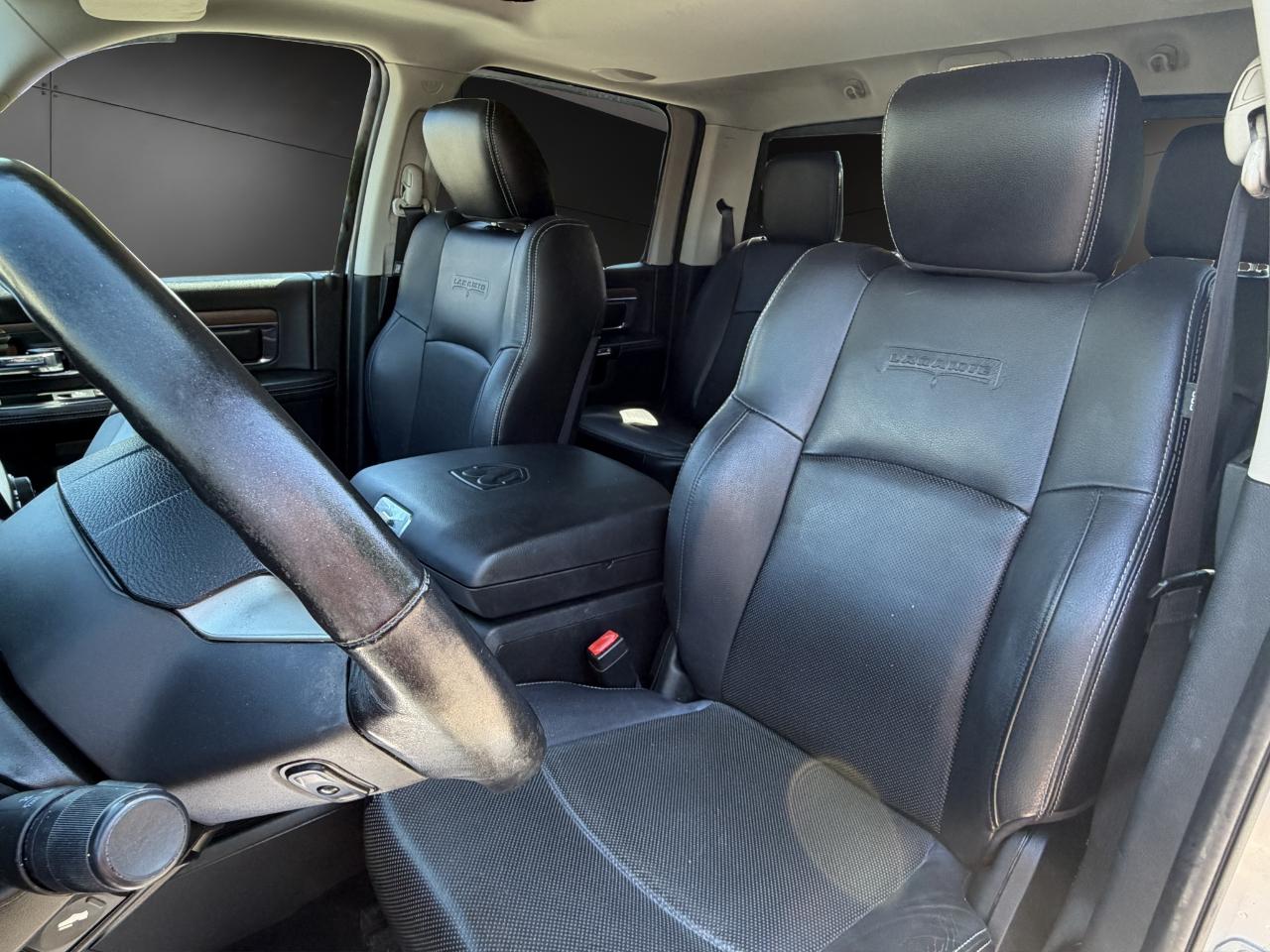 RAM 1500 4WD Crew Cab 140.5" Laramie 2016