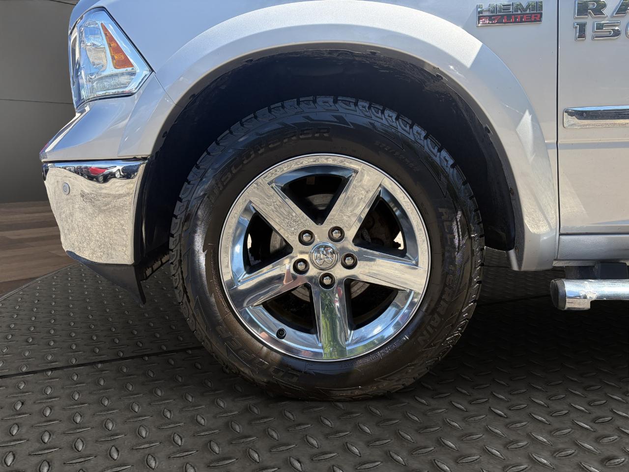 RAM 1500 4WD Crew Cab 140.5" Laramie 2016