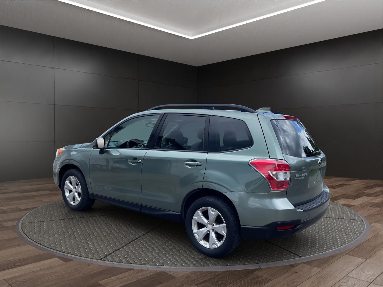 Subaru Forester 4dr CVT 2.5i Premium PZEV 2016