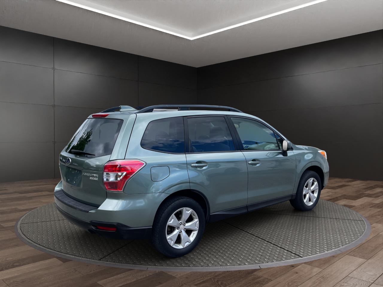 Subaru Forester 4dr CVT 2.5i Premium PZEV 2016