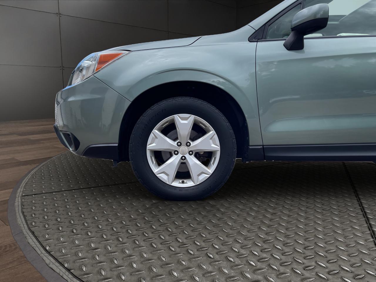 Subaru Forester 4dr CVT 2.5i Premium PZEV 2016
