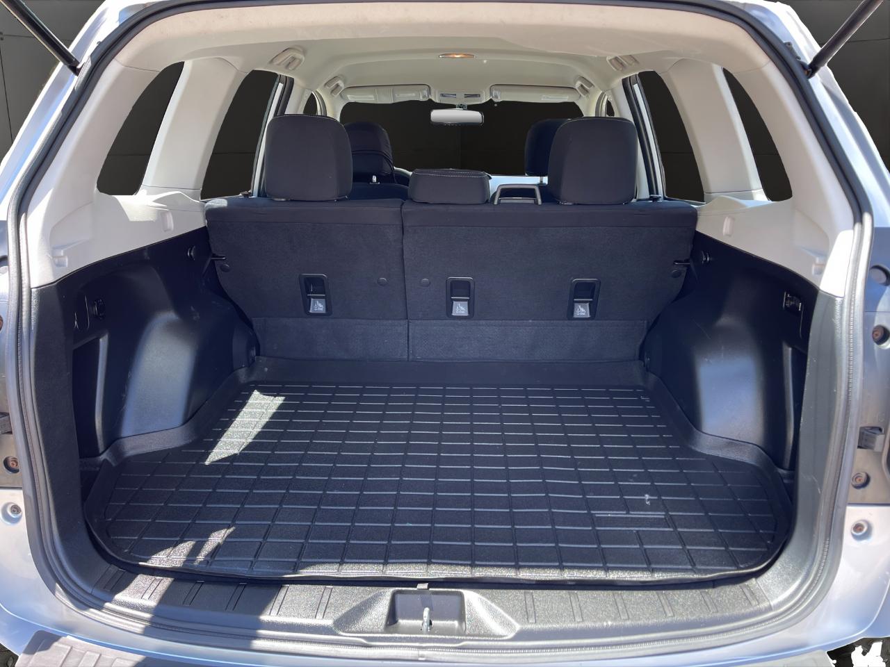 Subaru Forester 4dr Auto 2.5i PZEV 2014