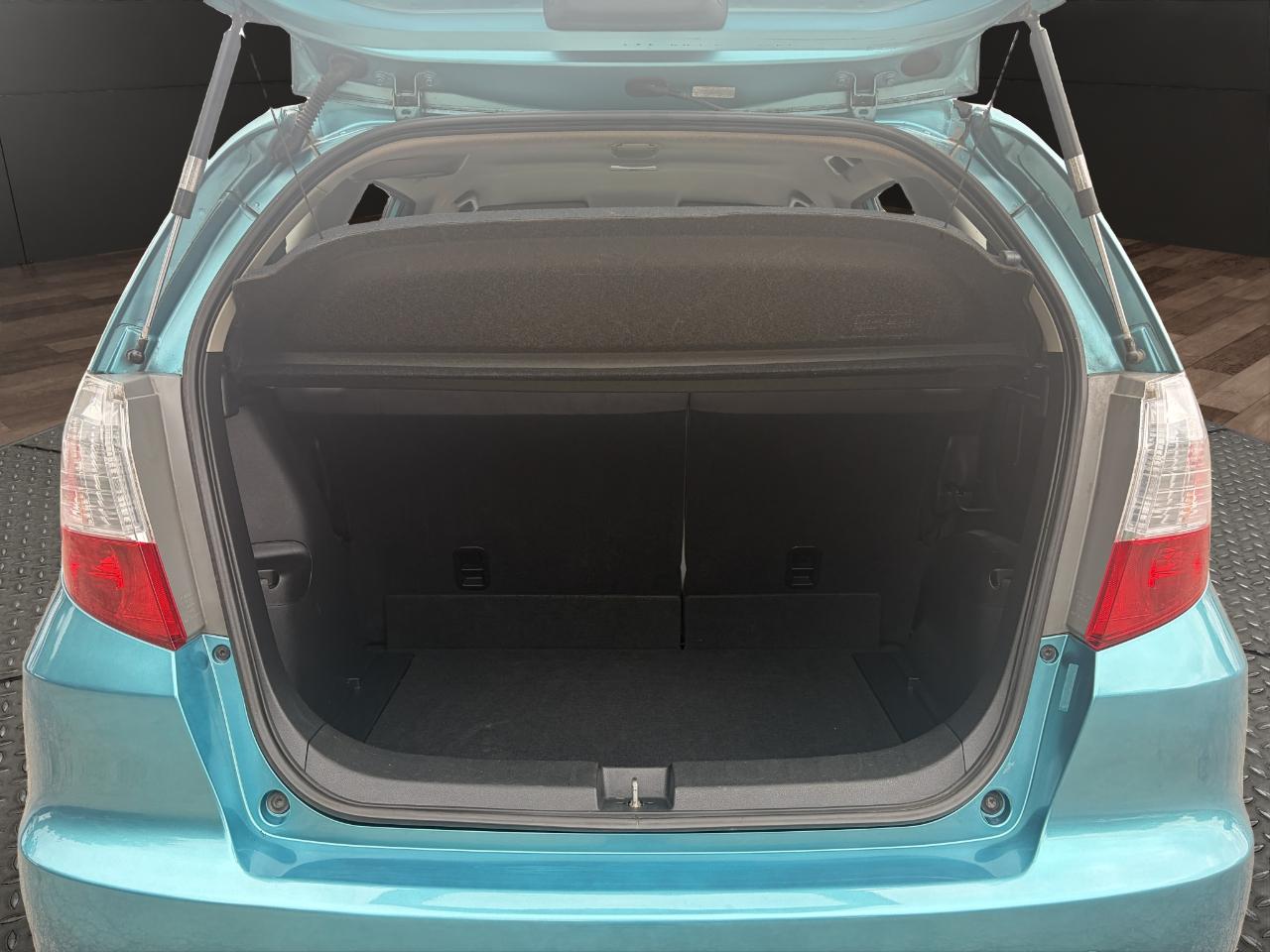 Honda Fit 5dr HB Man 2013