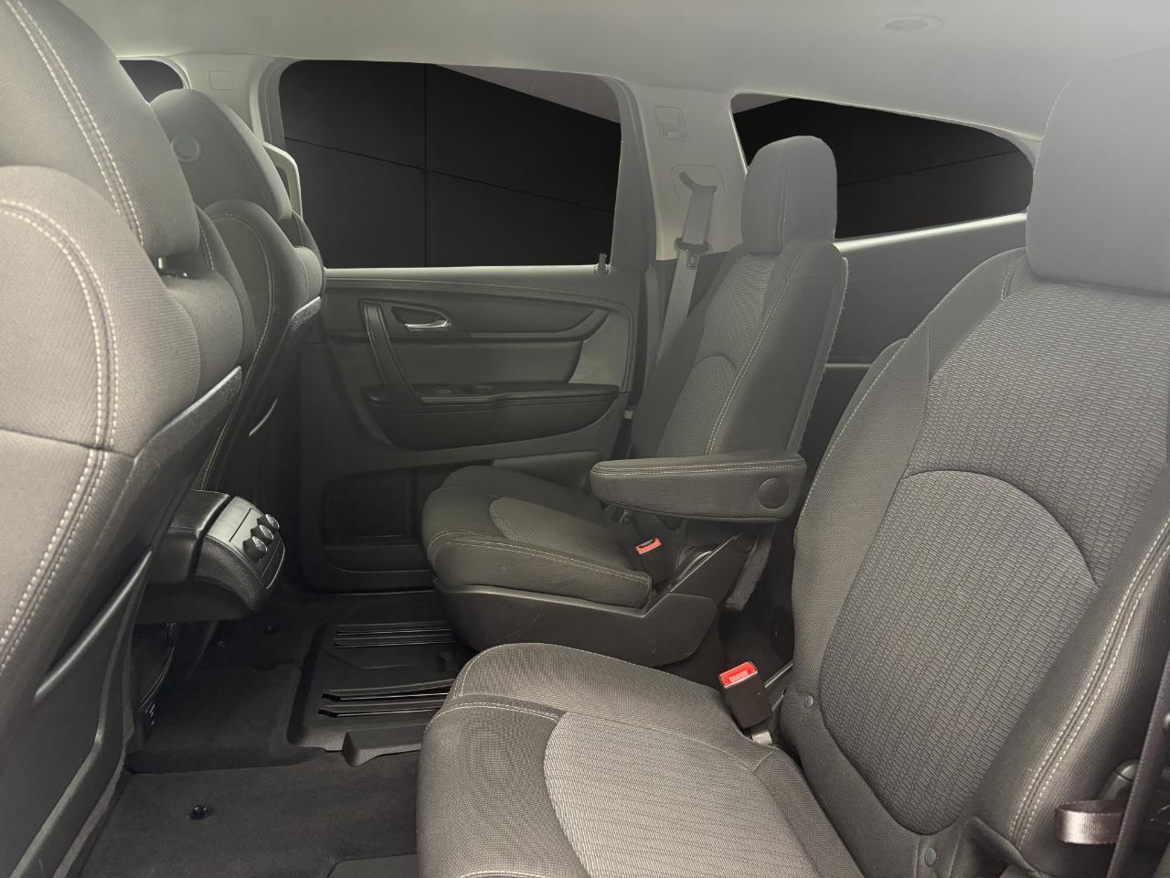 Chevrolet Traverse AWD 4dr LT w/1LT 2015
