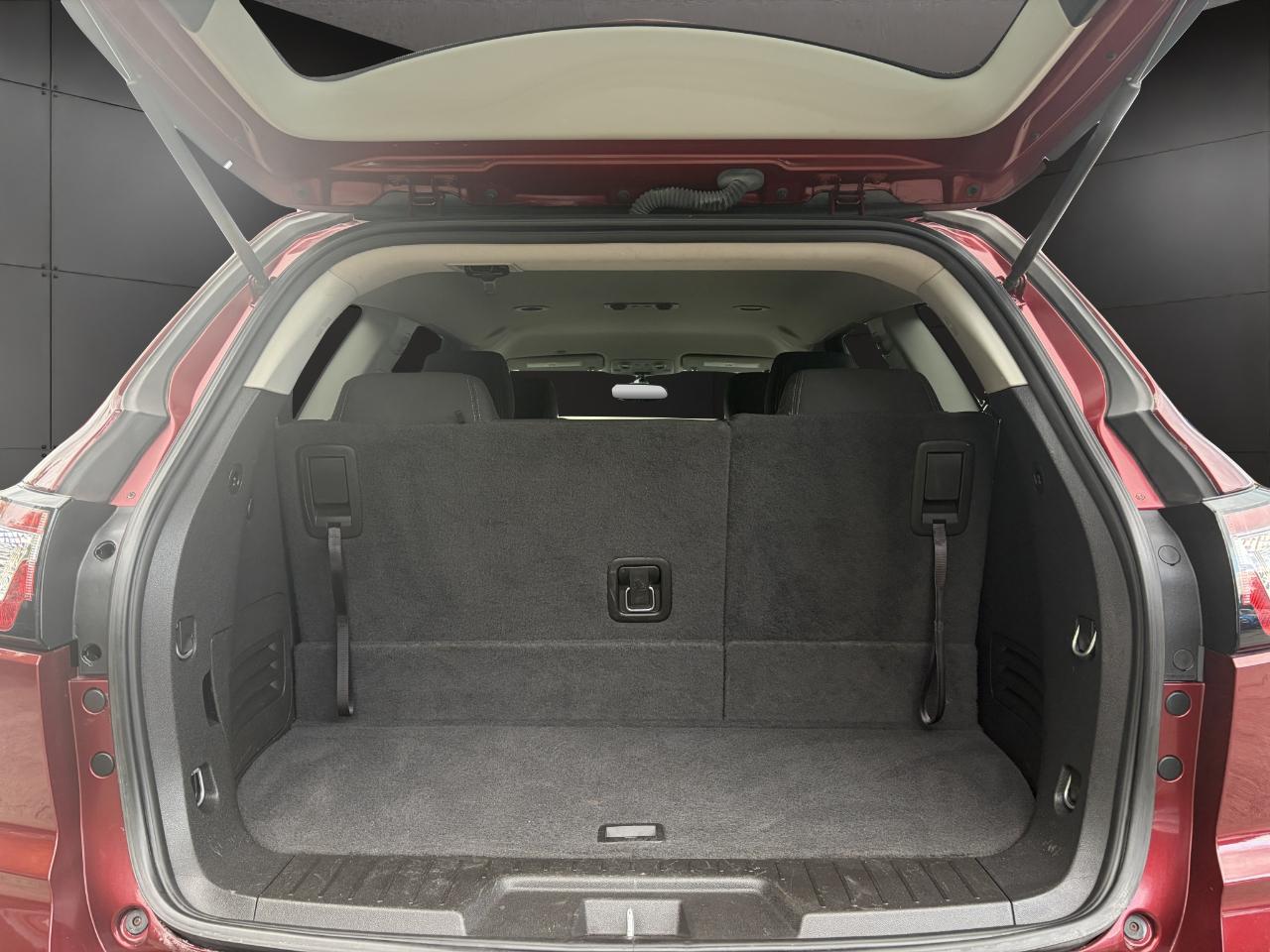 Chevrolet Traverse AWD 4dr LT w/1LT 2015