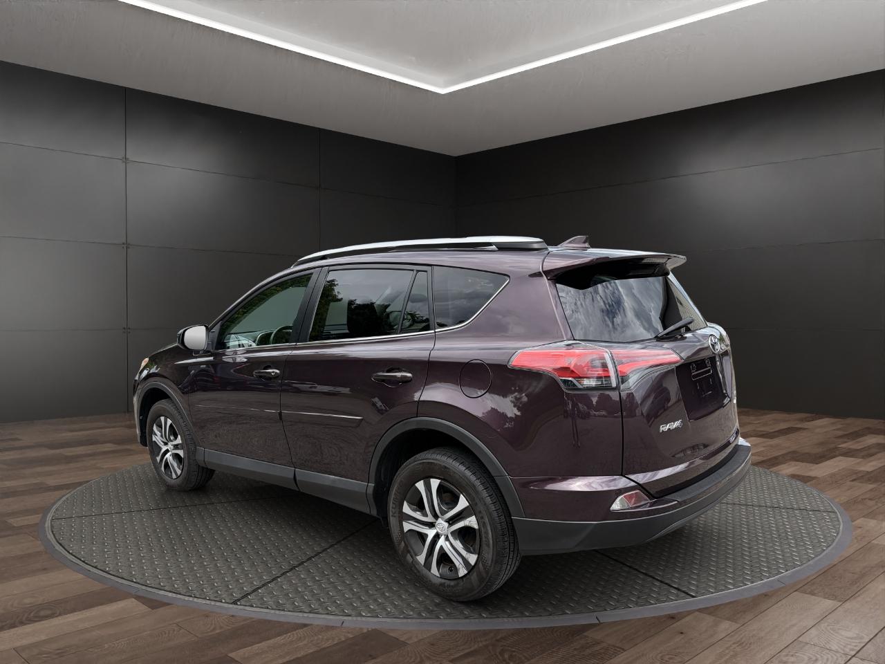 Toyota RAV4 AWD 4dr LE (Natl) 2016