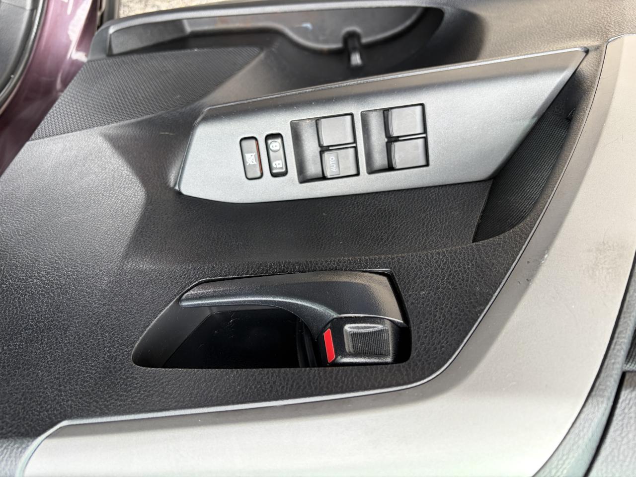 Toyota RAV4 AWD 4dr LE (Natl) 2016