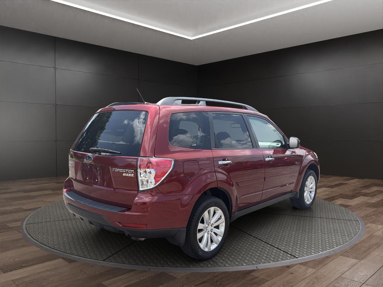Subaru Forester 4dr Auto 2.5X Premium w/All-Weather Pkg 2011