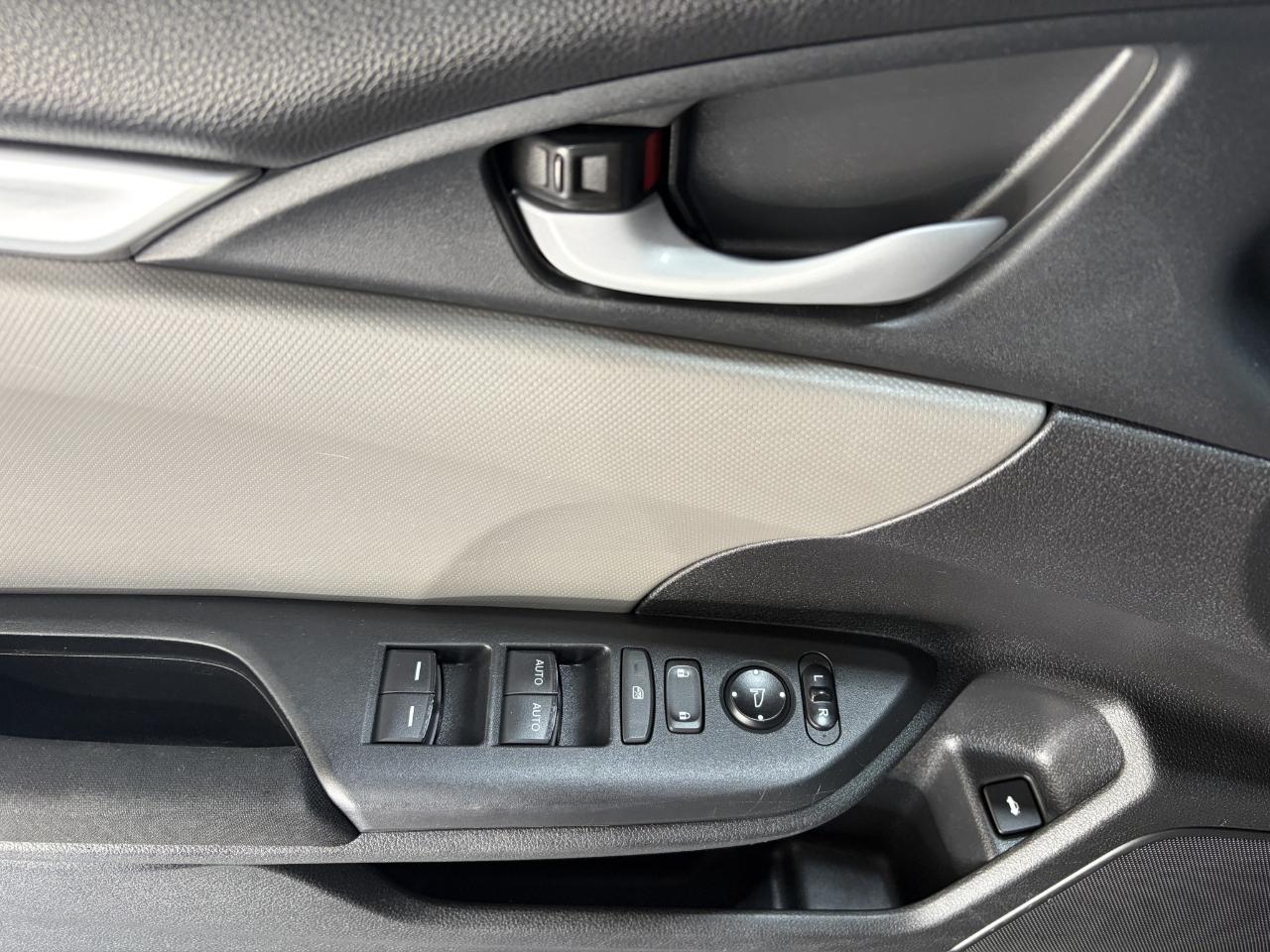 Honda Civic Sedan 4dr CVT LX 2016