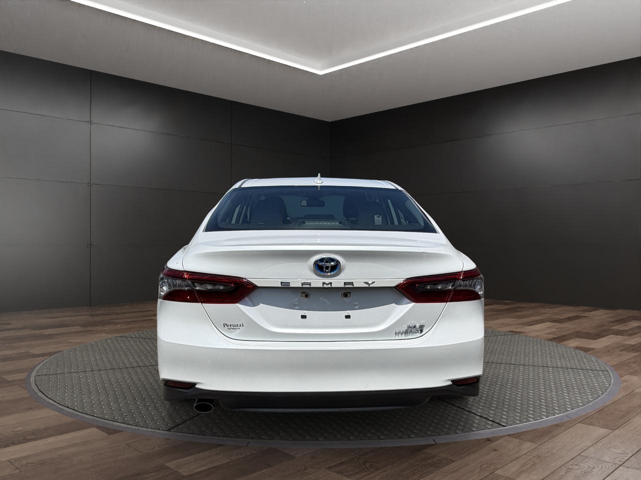 Toyota Camry Hybrid XLE CVT (Natl) 2023