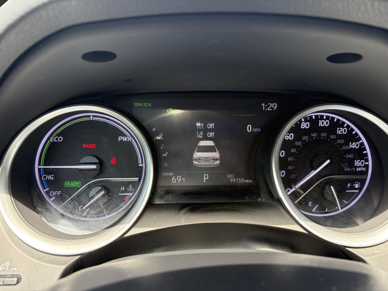 Toyota Camry Hybrid XLE CVT (Natl) 2023
