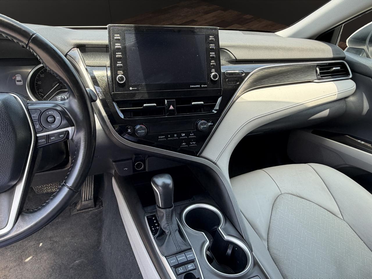 Toyota Camry Hybrid XLE CVT (Natl) 2023