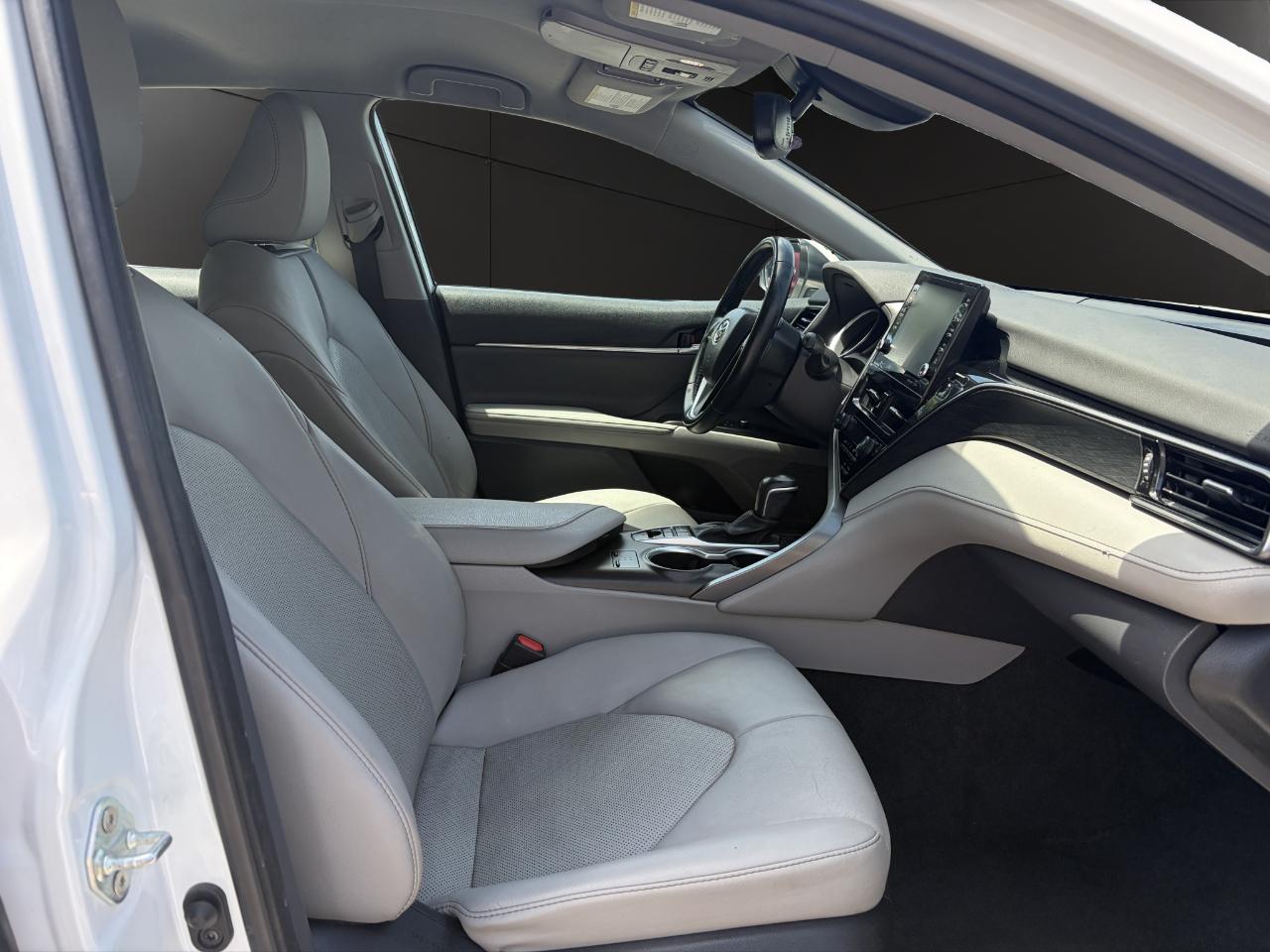 Toyota Camry Hybrid XLE CVT (Natl) 2023