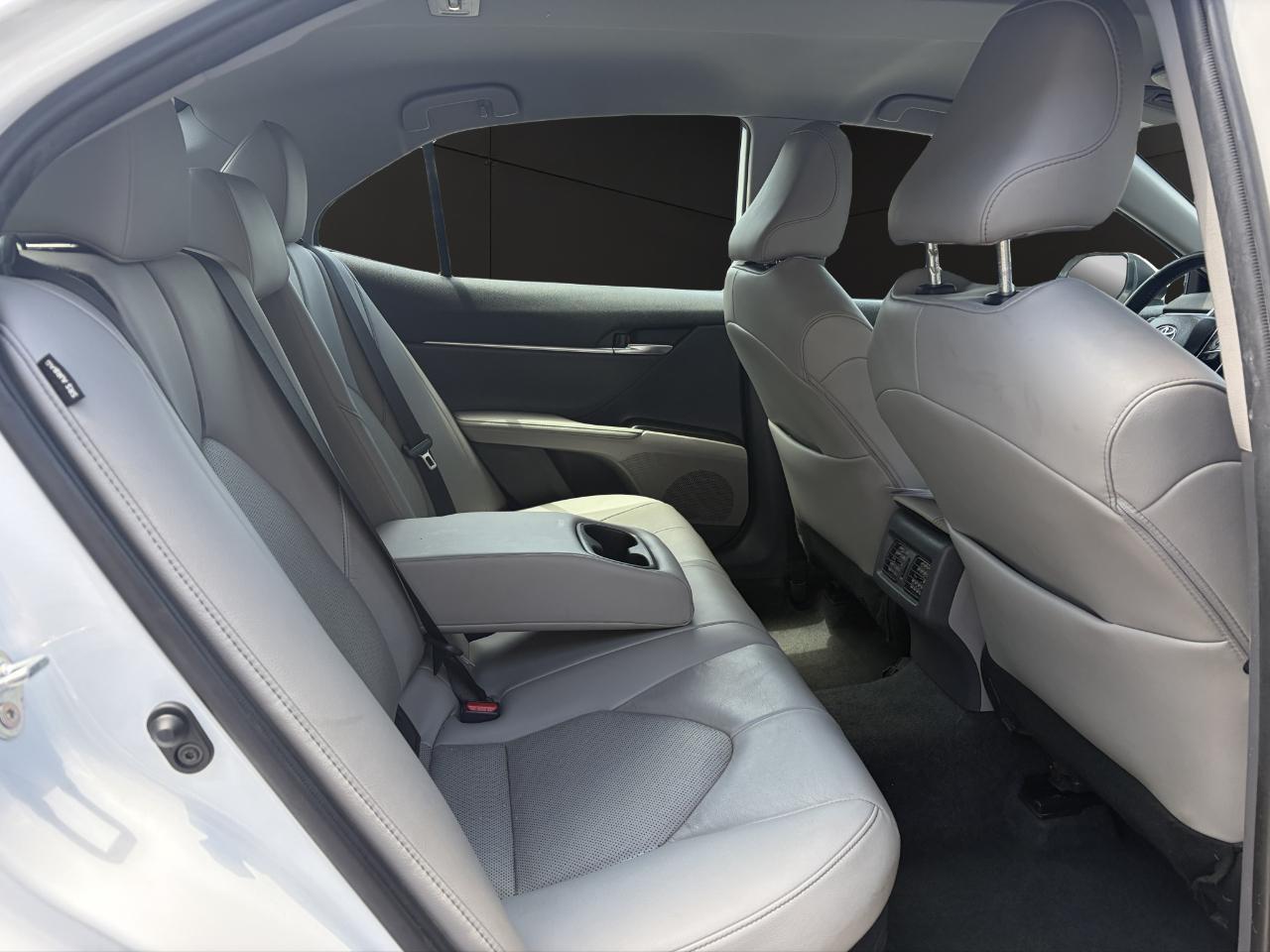 Toyota Camry Hybrid XLE CVT (Natl) 2023