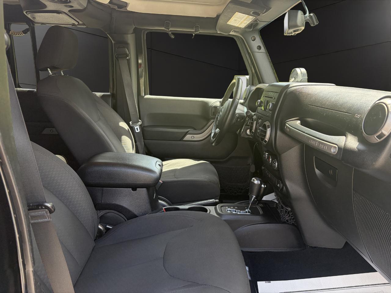 Jeep Wrangler Unlimited 4WD 4dr Sport 2015