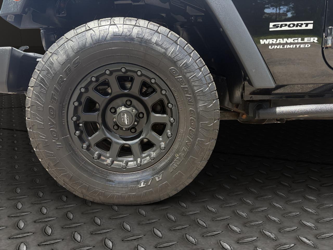 Jeep Wrangler Unlimited 4WD 4dr Sport 2015