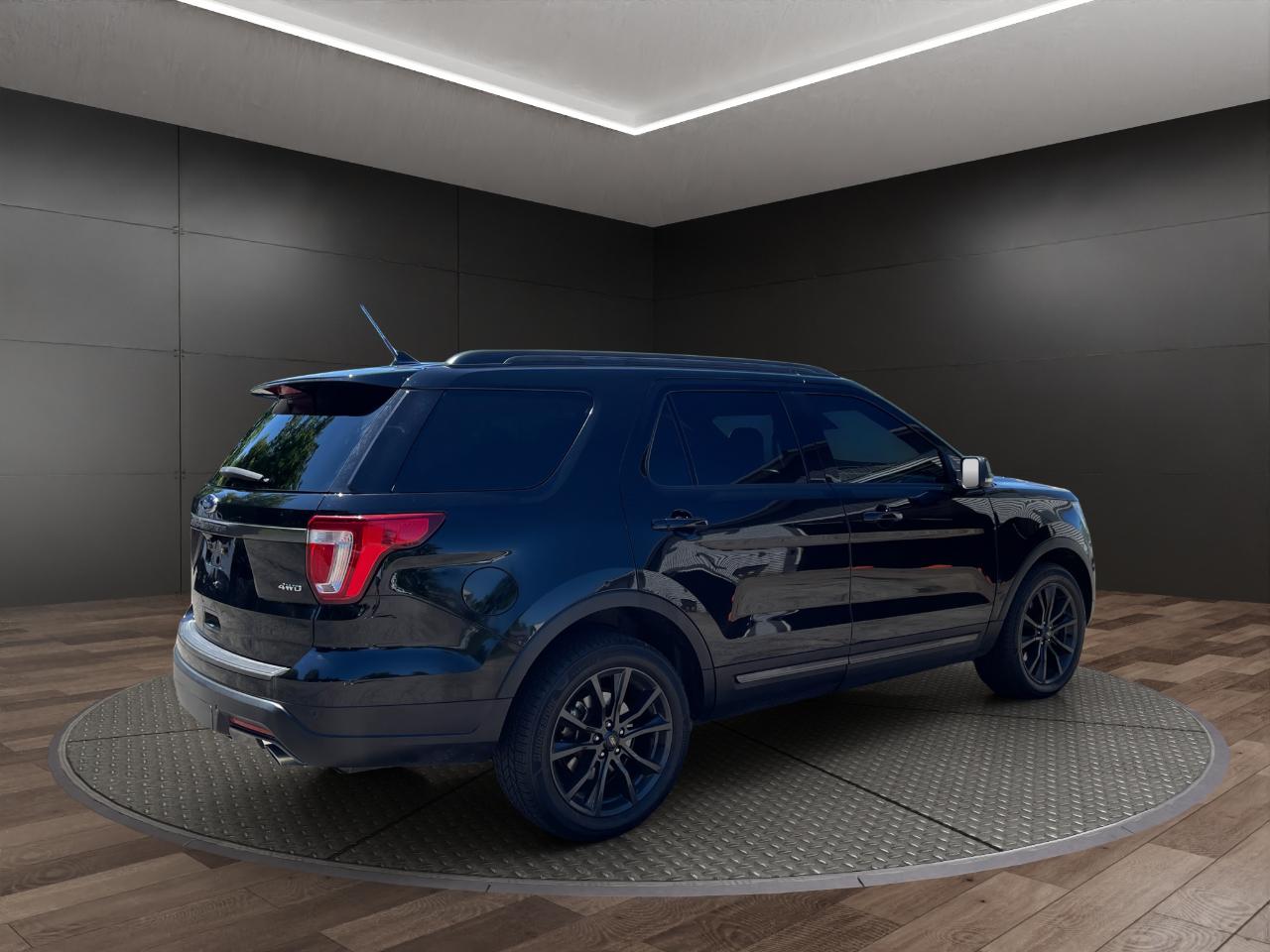 Ford Explorer XLT 4WD 2018