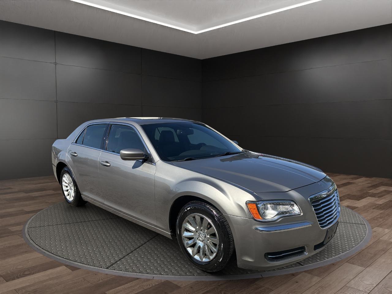 Chrysler 300 4dr Sdn RWD 2014