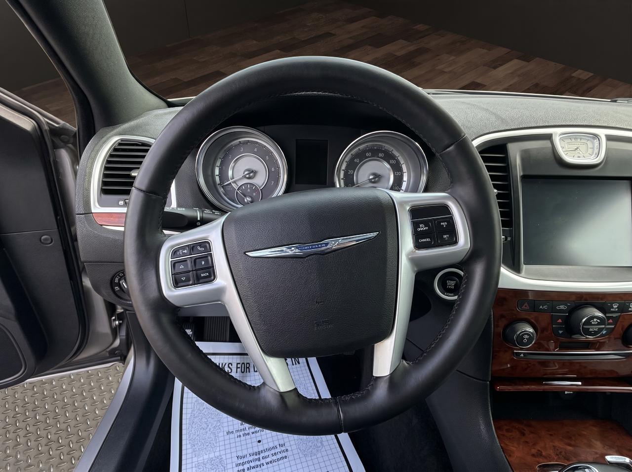 Chrysler 300 4dr Sdn RWD 2014