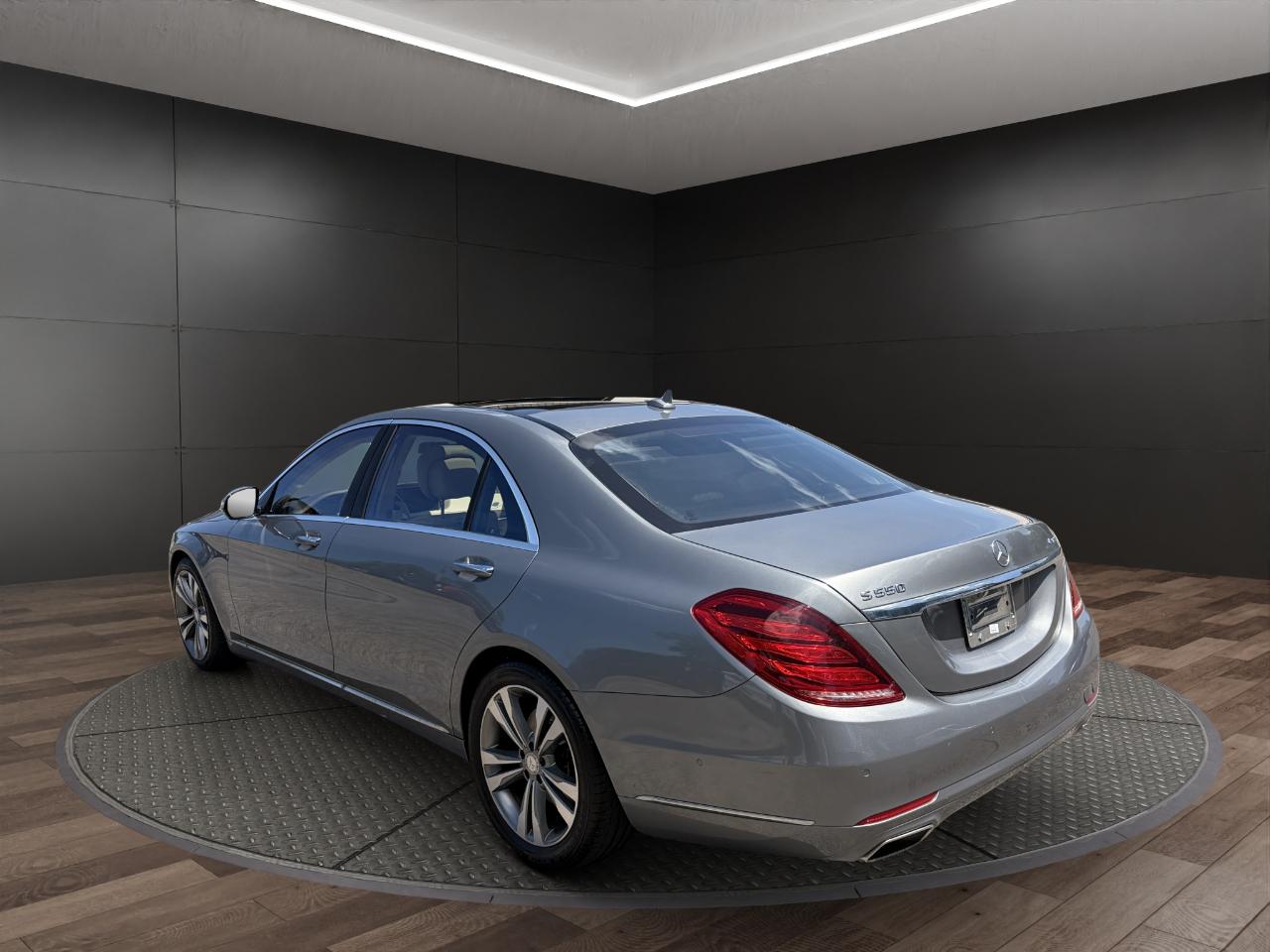 Mercedes-Benz S-Class 4dr Sdn S 550 4MATIC 2015