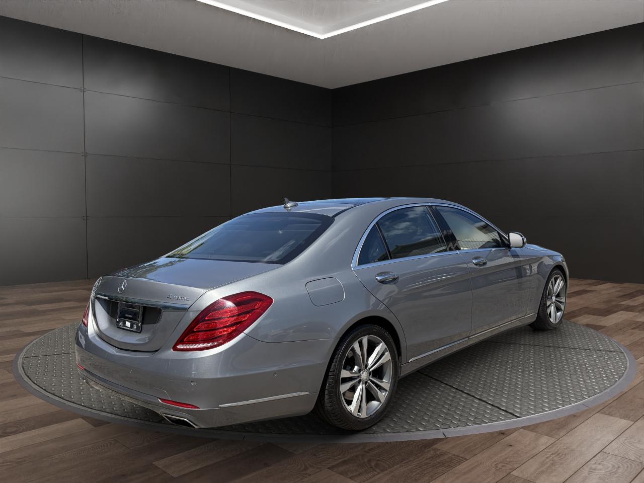 Mercedes-Benz S-Class 4dr Sdn S 550 4MATIC 2015