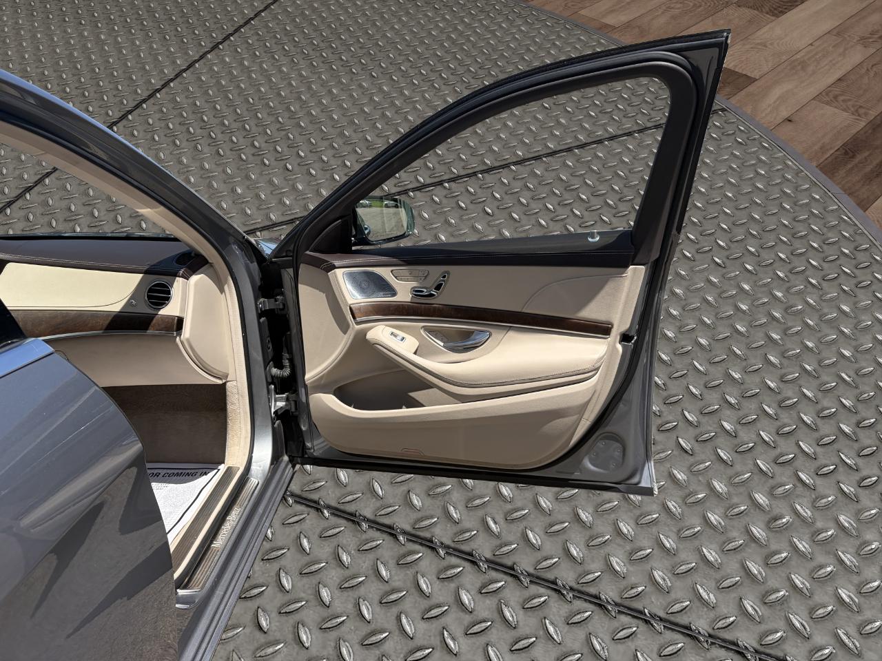 Mercedes-Benz S-Class 4dr Sdn S 550 4MATIC 2015