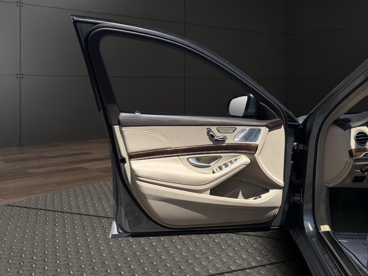 Mercedes-Benz S-Class 4dr Sdn S 550 4MATIC 2015